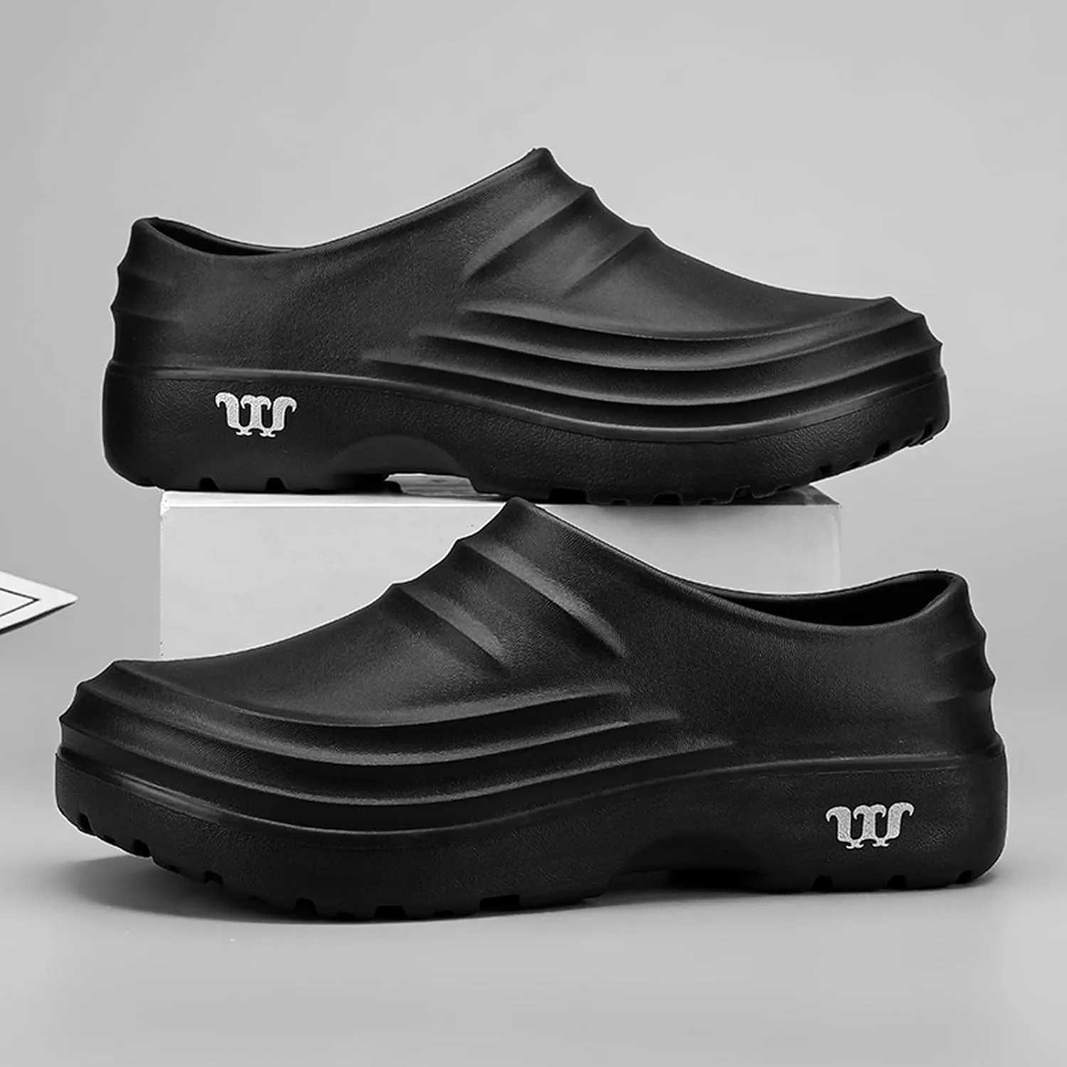 Non-Slip Kitchen Shoes for Men and Women-Oil Resistant Waterproof Chef Shoes with Rubber Anti-Skid SoleMen's Comfortable Work Mules & Clogs for Restaurant, Nursing, and Industrial Use