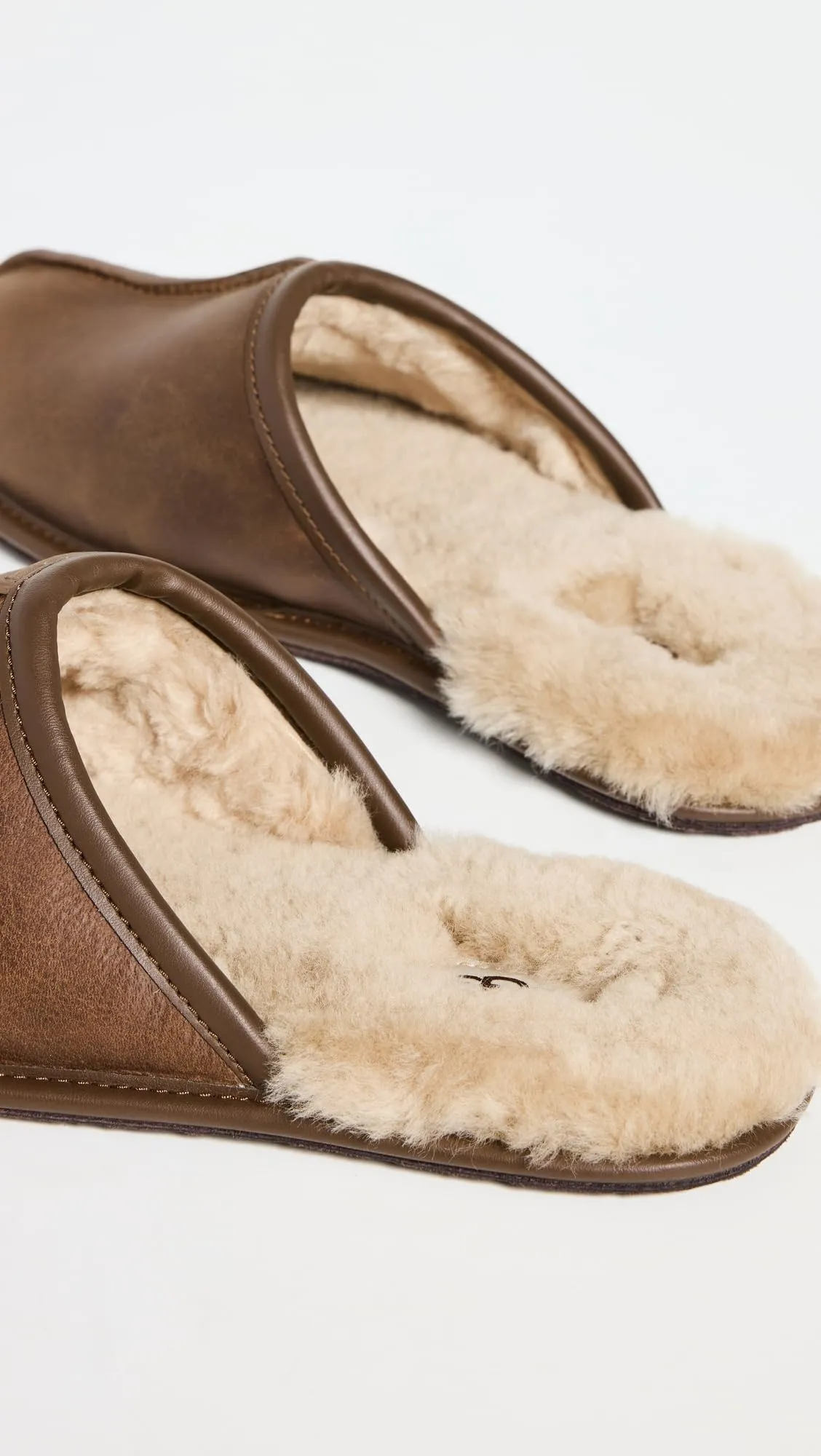 UGG Men's Scuff Slipper, Tan Leather